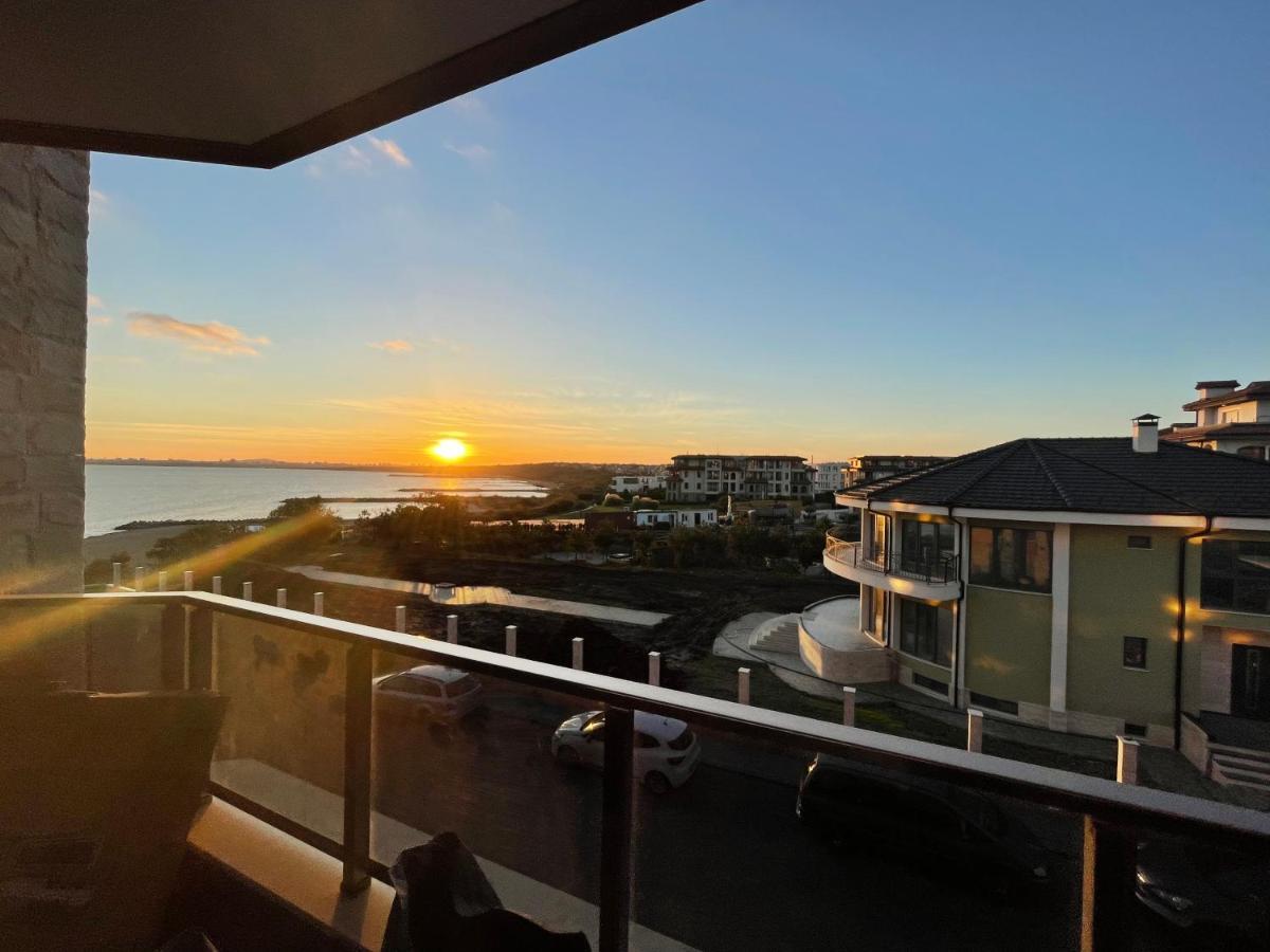 Brand New First Line Sea View 2 Bedroom Apartment Burgas Exteriör bild