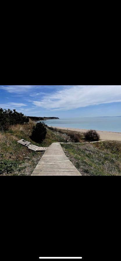Brand New First Line Sea View 2 Bedroom Apartment Burgas Exteriör bild